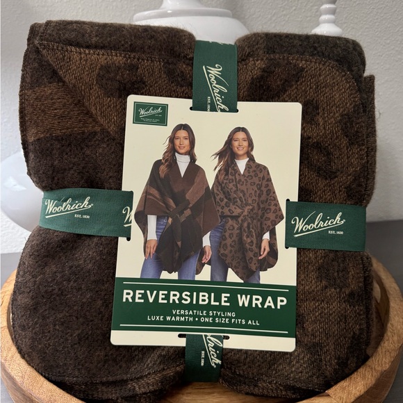 Woolrich Women’s Reversible Wrap in Brown and Leopard Print NWT - Picture 1 of 5